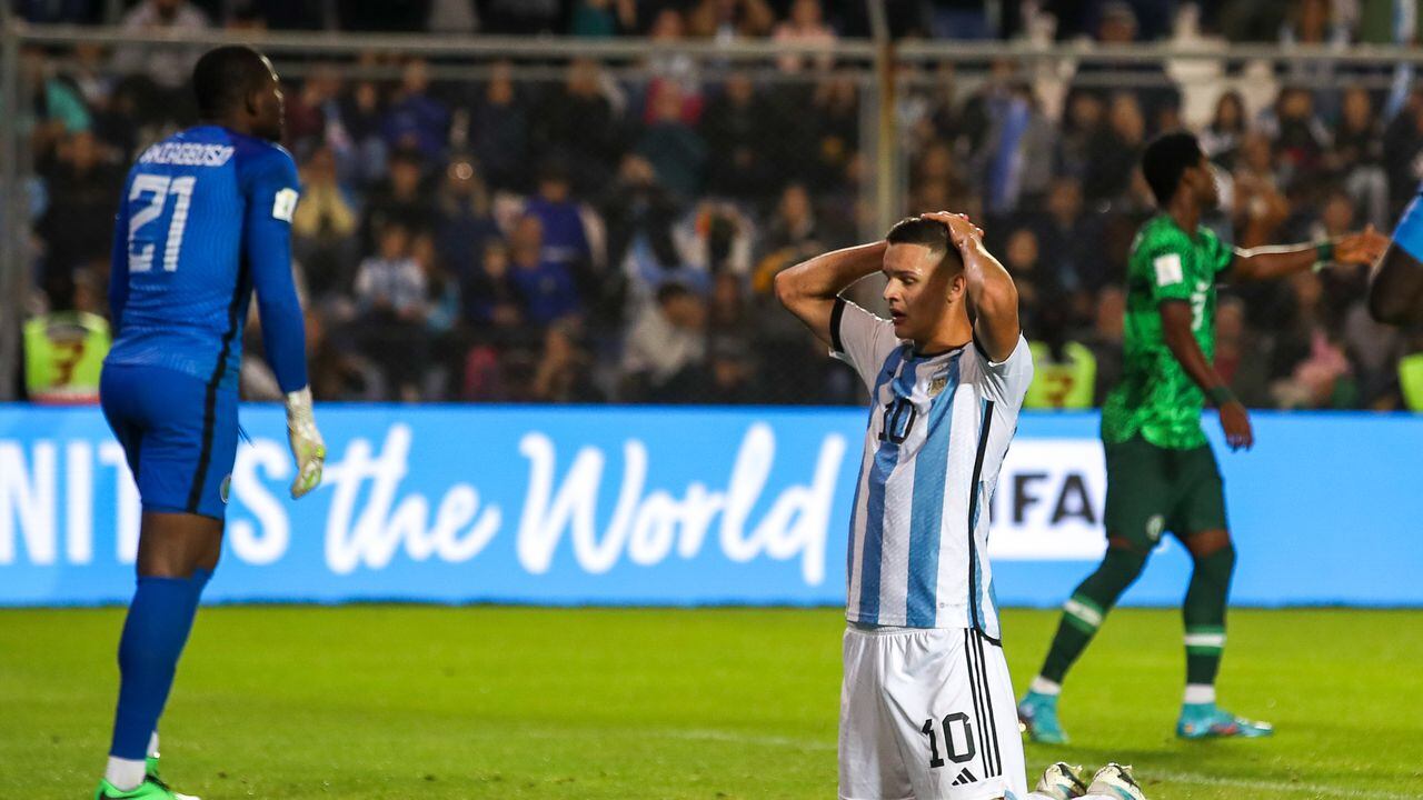 Delantero argentino decepcionado tras no poder marcar ante Nigeria.