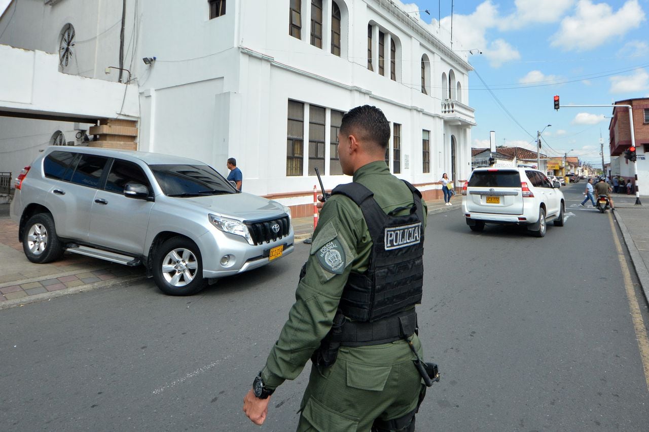 El municipio de Tuluá, en el Valle, es una de las ciudades con mayores problemas de orden público. Su alcalde Gustavo Vélez es uno de los funcionarios públicos más amenazados de Colombia.