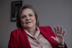 Clara López, ministra del Trabajo.