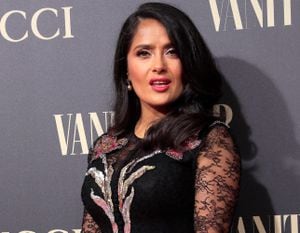 Salma Hayek fue escogida como el Persona del Año por Vanity Fair.