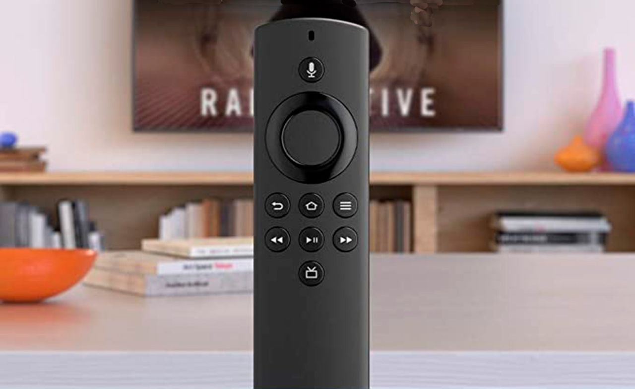El Fire TV Stick es un dispositivo que convierte un televisor en un SmartTV.