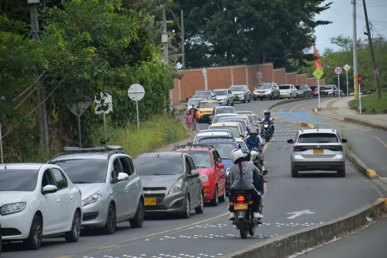 Congestión vehicular en Pance este lunes festivo, 3 de julio.