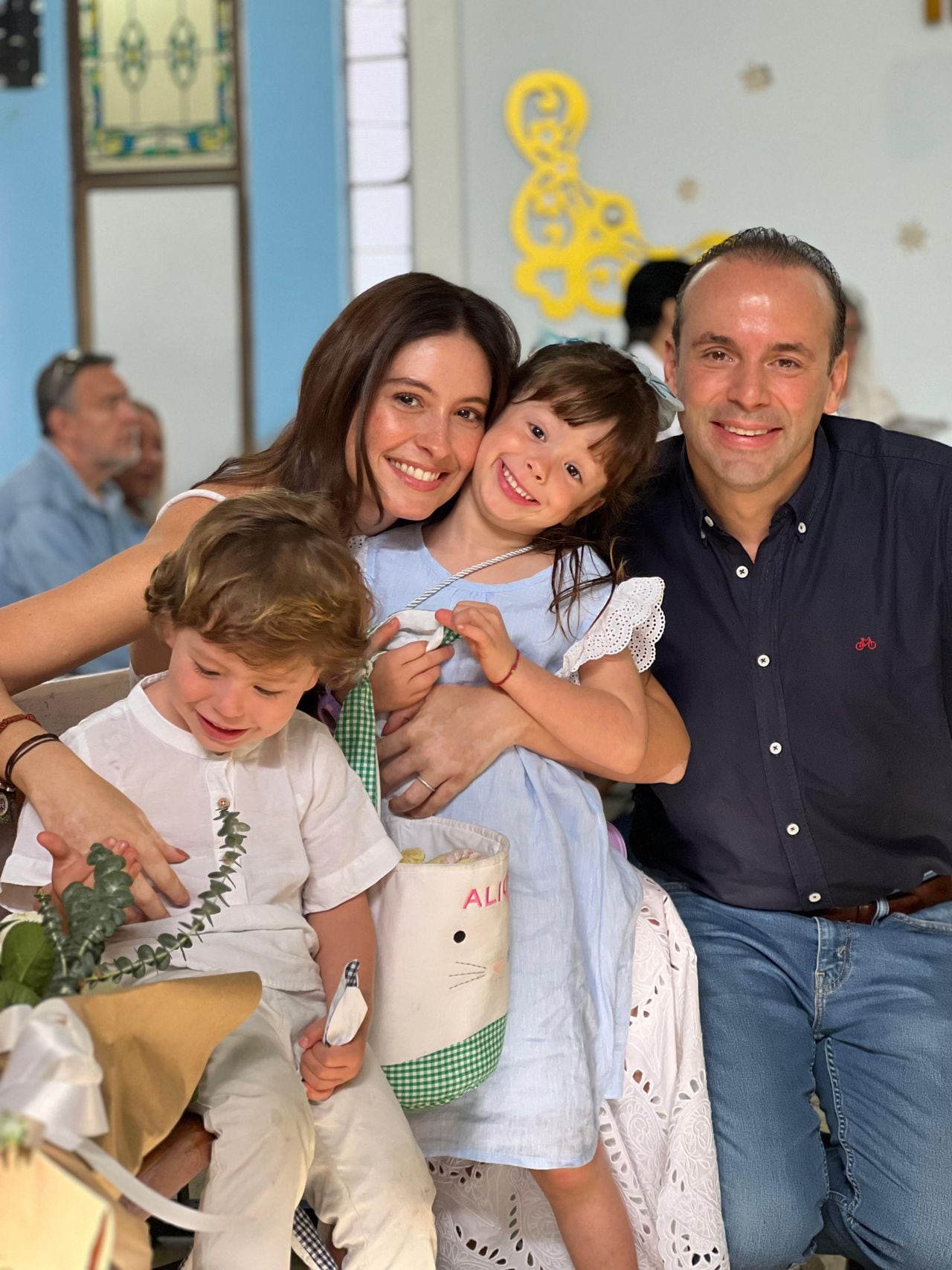 Taliana Vargas y Alejandro Eder,  junto a sus hijos Alicia María, de 4 años,
 y Antonio Alejandro, de 3.  La pareja lleva diez años en una armoniosa relación.