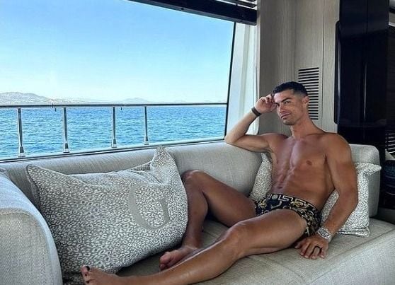 Cristiano Ronaldo sorprendió a todos por un pequeño detalle que dejó ver en sus redes sociales. Foto: Instagram @cristiano