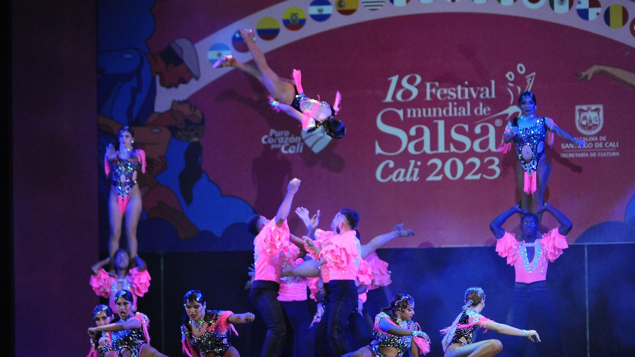 Cali: 18 Festival Mundial de Salsa, Categoría Grupo Profesional Cabaret. oct 7-23. El País José L Guzmán. EL País