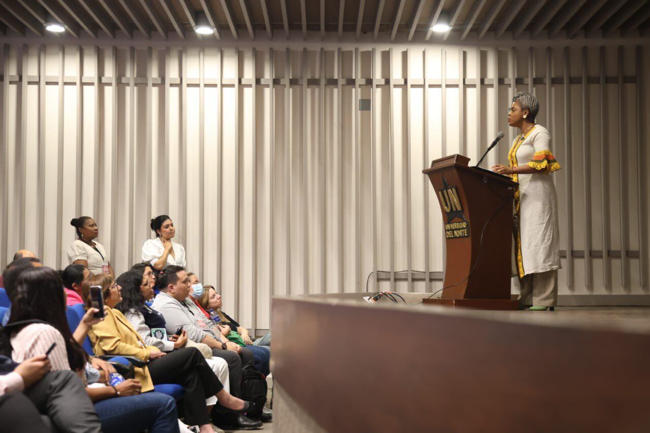 La Ministra participó ayer de un foro en Barranquilla, liderado por la Unesco.