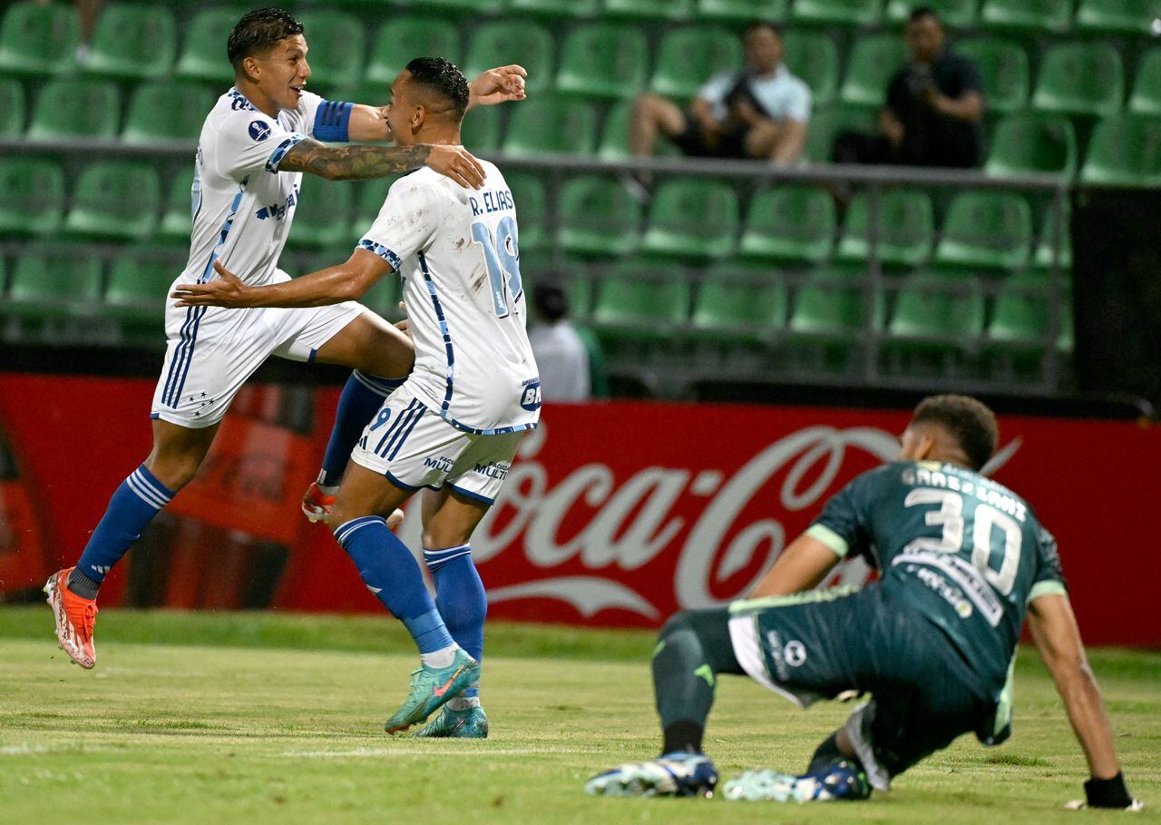 Alianza FC fue goleado por Cruceiro y es último de su grupo