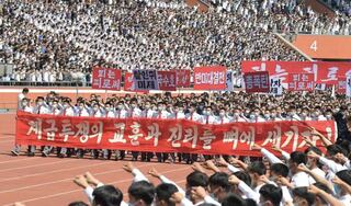 Miles de ciudadanos norcoreanos protestaron contra Estados Unidos.