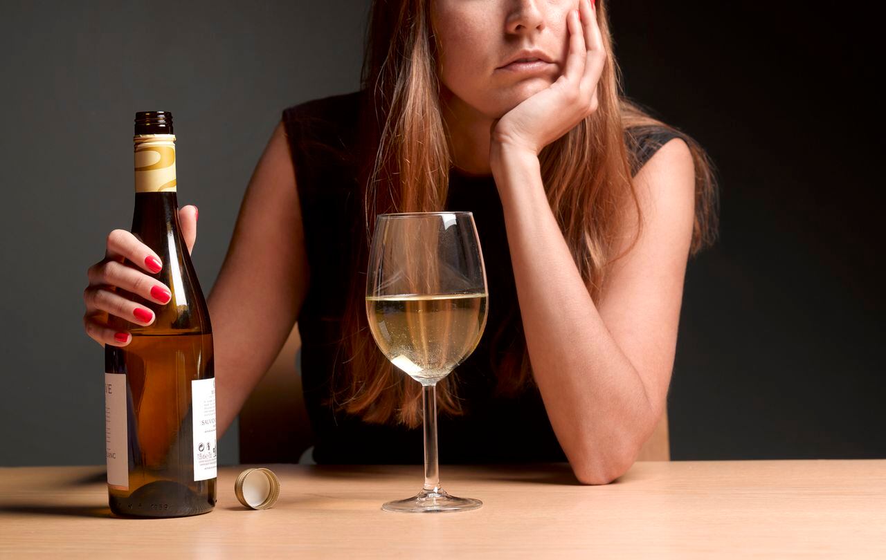 El alcoholismo puede afectar profundamente la calidad de vida de las personas.