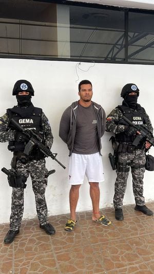 Las autoridades ecuatorianas capturaron a Carlos Landázuri, alias El Gringo, presunto cabecilla de la estructura Oliver Sinisterra de las disidencias de las Farc.