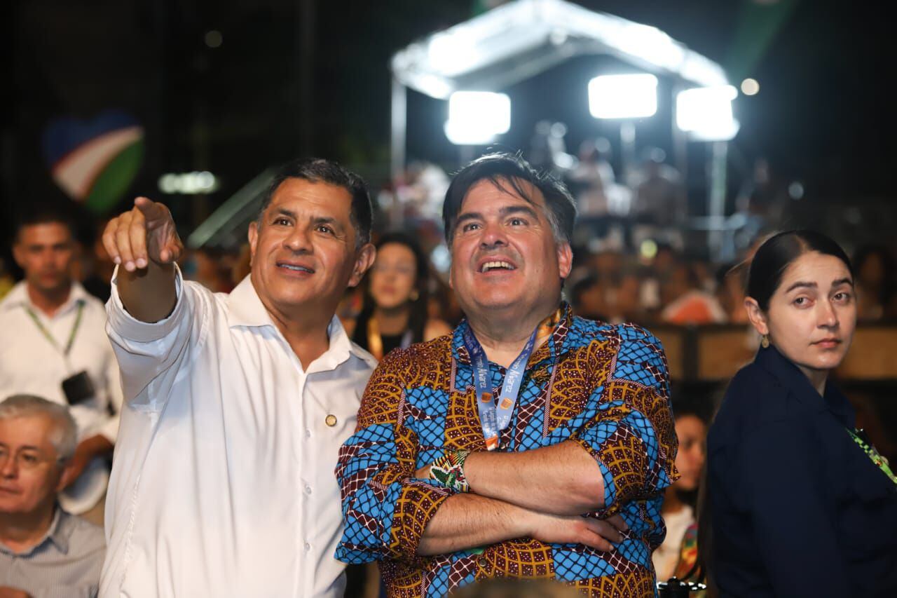 Embajador de Estados Unidos en Colombia Francisco Palmieri disfrutó de la tercera noche del festival Petronio Álvarez.