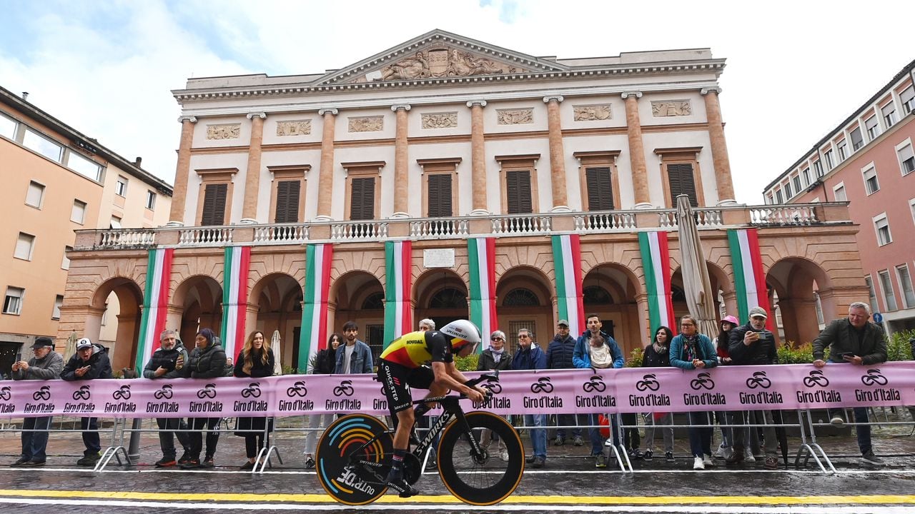 Remco Evenepoel ganó la etapa 9 del Giro de Italia y recuperó la camiseta rosa.