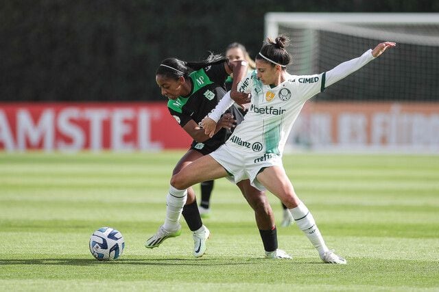 Imagen del partido entre Nacional y Palmeiras por la jornada 3 de la fase de grupos de la Copa Libertadores femenina 2023.
