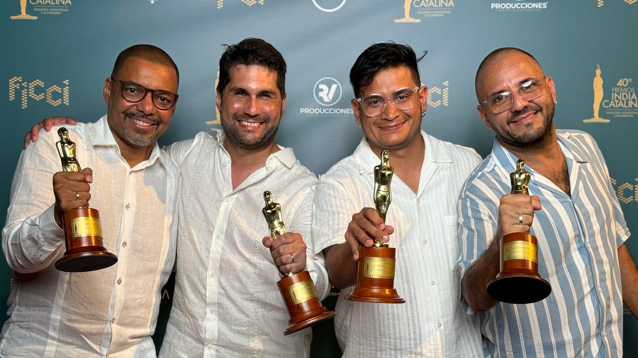 Con los premios:  Marino Aguado, ganador del India Catalina a ‘Mejor documental’;    Néstor Betancourt, ‘Mejor editor’; Edgar A. Cortés, ‘Mejor diseño sonoro’ y  Andrés Morales, ‘Mejor director de fotografía’.