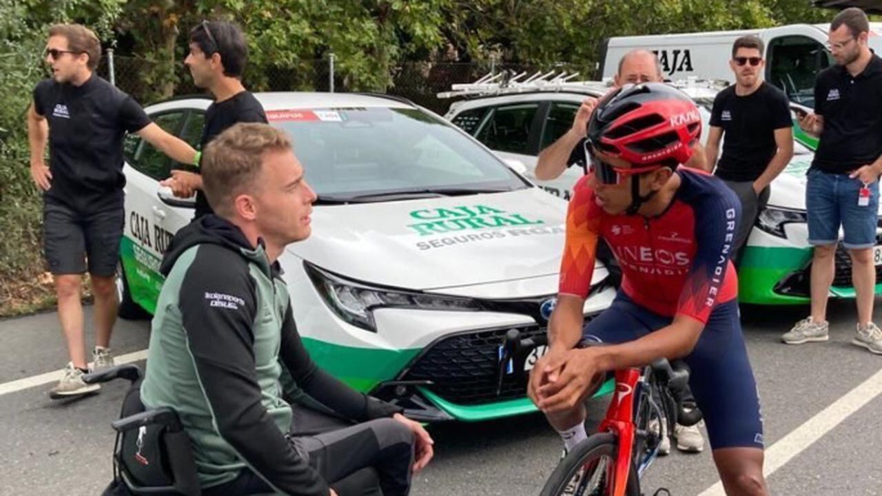 En la previa de la Vuelta a España, Egan se reunió con el ciclista Sergio Martín.
