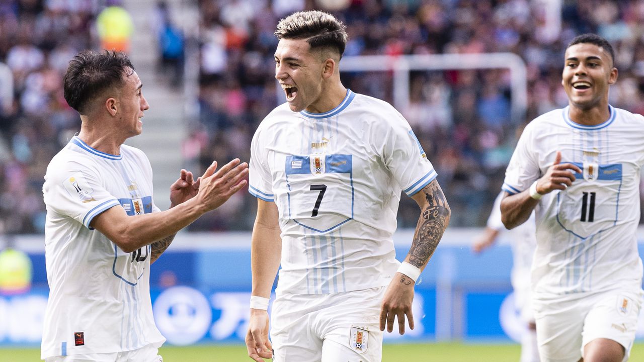 Uruguay derrotó a Gambia y avanzó sin problemas a los cuartos de final del Mundial Sub 20 de Argentina.