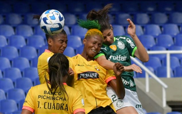 Copa Libertadores Femenina, partido inaugural en el Estadio Pascual Guerrero de Cali entre Palmeiras del Brasil vs Barcelona del Ecuador.