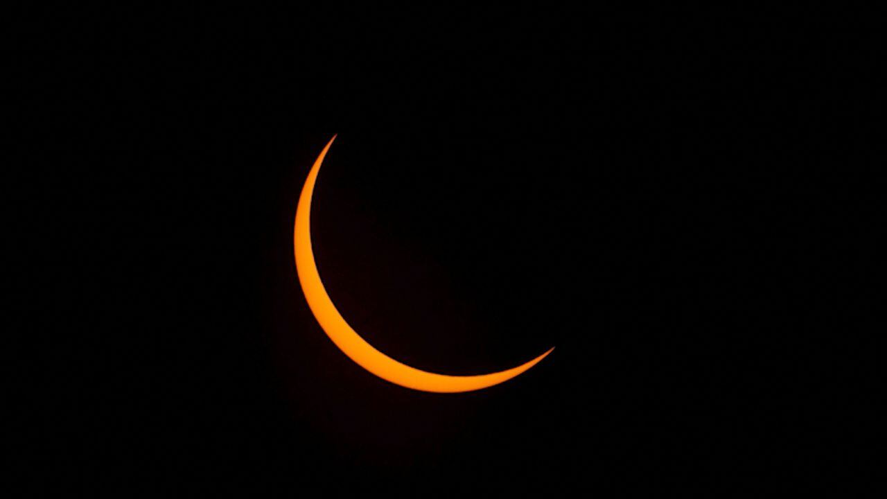 En imágenes : Eclipse solar híbrido