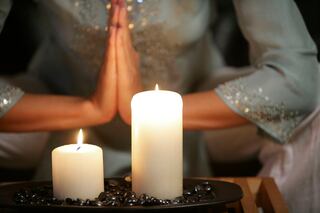 El ritual de las velas blancas