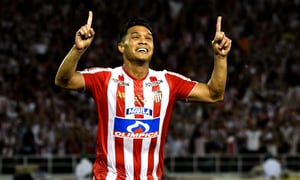 BARRANQUILLA, COLOMBIA - DECEMBER 08: Teofilo Gutierrez of Atletico Junior, celebrates after scoring his team's third goal during the first leg final match between Junior and Independiente Medellin as part of Torneo Clausura of Liga Aguila 2018 at Metropolitano Roberto Melendez Stadium on December 08, 2018 in Barranquilla, Colombia. (Photo by Luis Ramirez/Getty Images)
