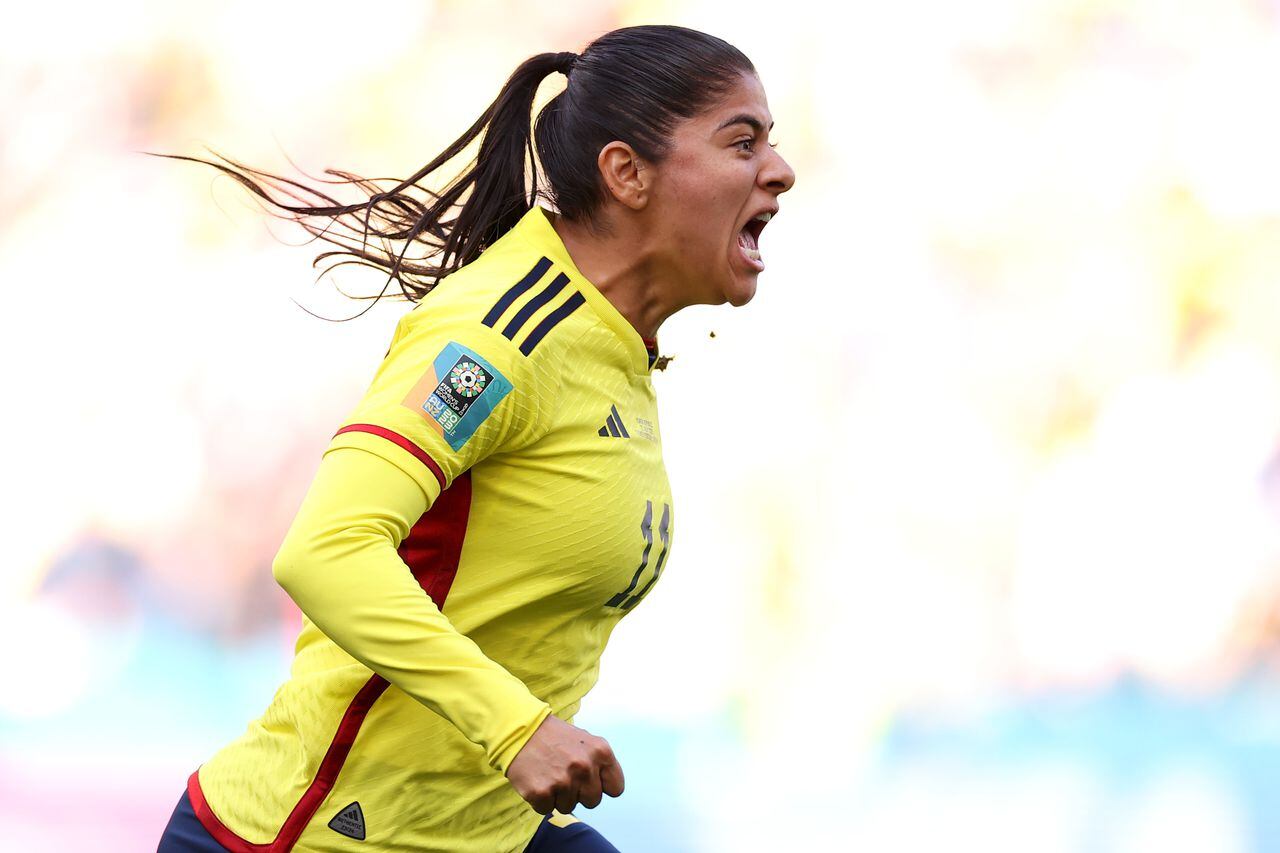 Catalina Usme celebrando su gol ante Corea del Sur
