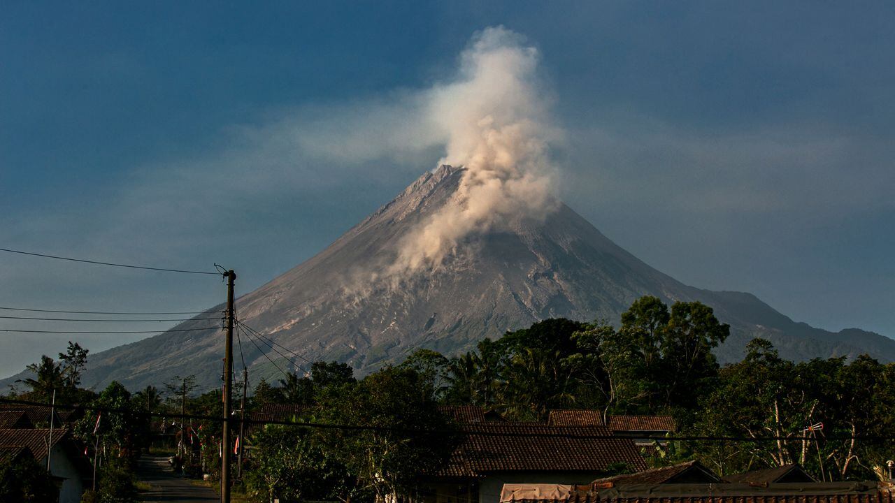 El volcán Merapi en Indonesia es uno de los más activos.