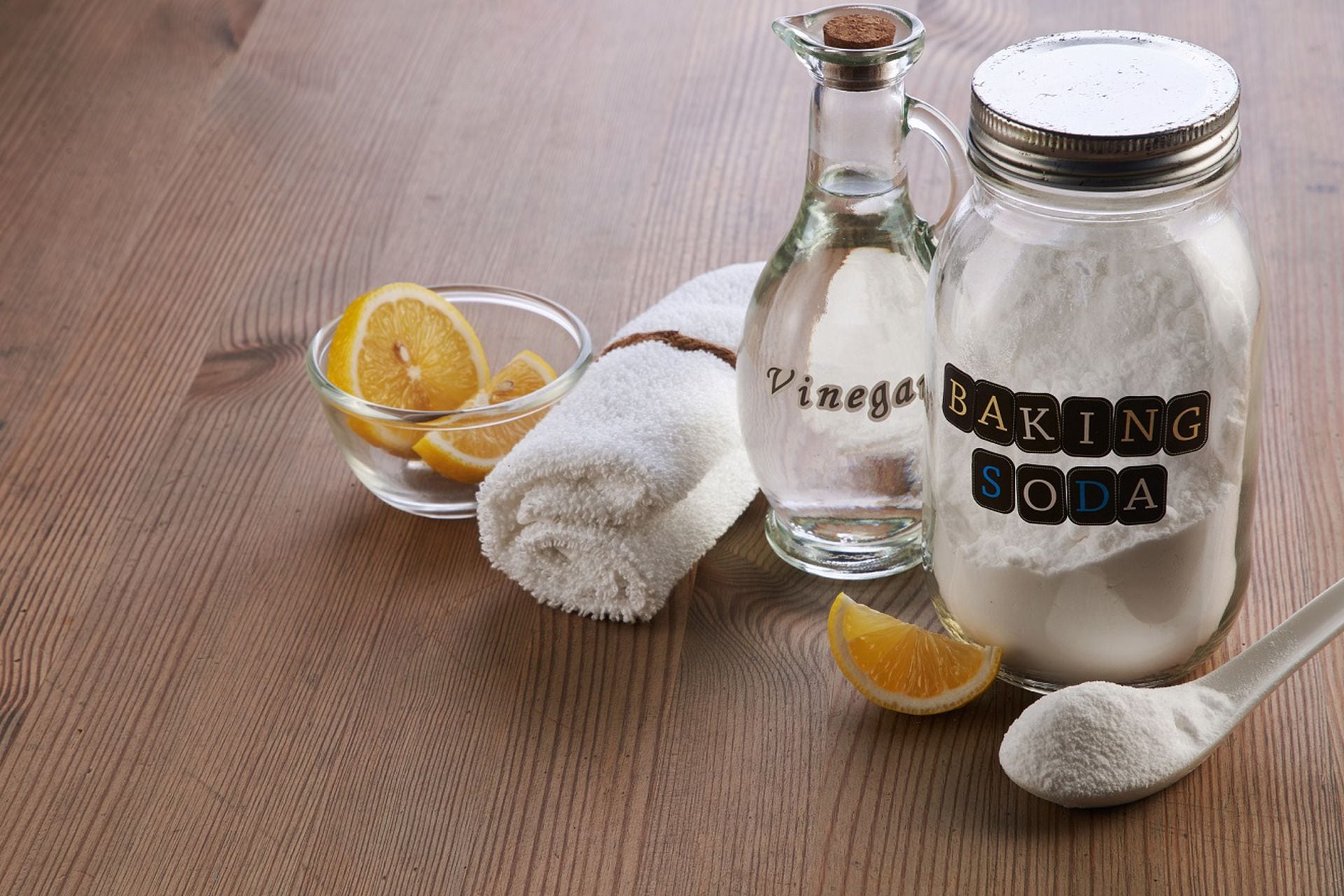 Cómo se usa el bicarbonato de sodio para limpiar?