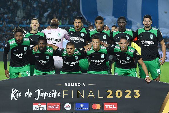 AVELLANEDA, ARGENTINA - AUGUST 10: Players of Atletico Nacional pose for a photo prior to a Copa CONMEBOL Libertadores 2023 round of sixteen second leg match between Racing Club and Atletico Nacional at Presidente Peron Stadium on August 10, 2023 in Avellaneda, Argentina. (Photo by Marcelo Endelli/Getty Images)