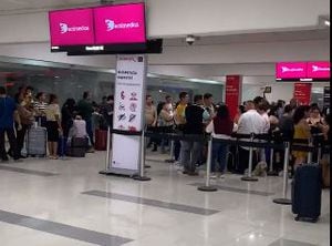 En el aeropuerto Alfonso Bonilla Aragón de Cali, se han  sentido los retrasos de estos vuelos.