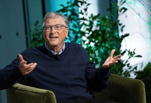 Bill Gates habla en el escenario de la Cumbre Climate Forward 2023 del New York Times en el Times Center el 21 de septiembre de 2023 en Nueva York. (Foto de Bennett Raglin/Getty Images para The New York Times)