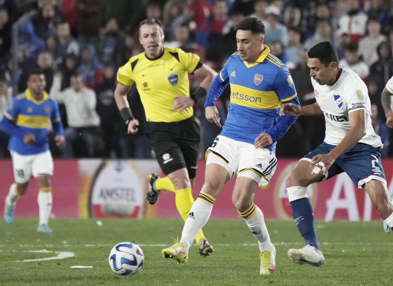 Boca Juniors se enfrenta a Nacional de Uruguay por Copa Libertadores