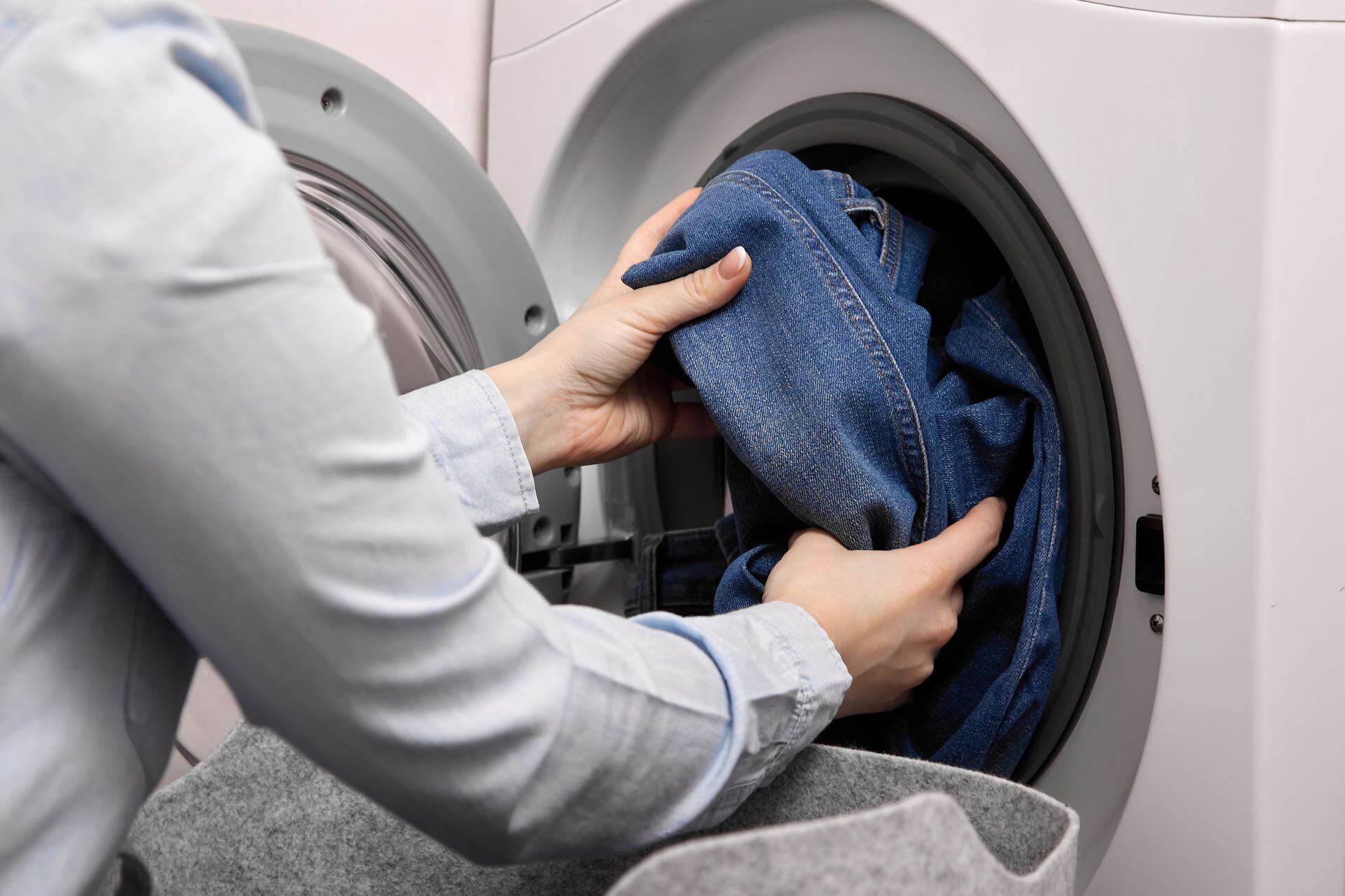 La ropa de mi lavadora sale sucia: Causas y soluciones