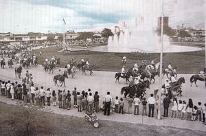 Así fue la primera cabalgata de la Feria de Cali en 1958, en la actualidad son prohibidas por los daños que se les causaba a los caballos.