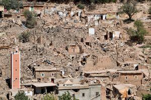 Una vista general muestra los daños y la destrucción en la aldea de Tikht, cerca de Adassil, el 10 de septiembre de 2023, dos días después de que un devastador terremoto de magnitud 6,8 ​​sacudiera el país.Foto de Fethi Belaid / AFP)