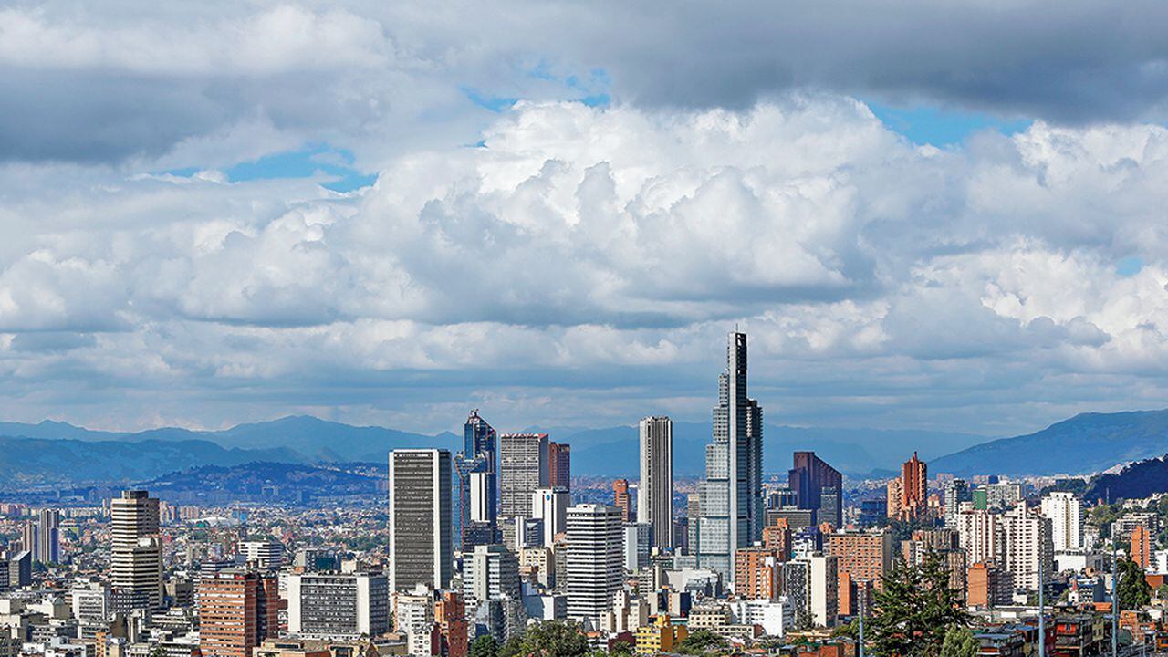     A pesar de que Bogotá ha superado paulatinamente los estragos de la pandemia del covid-19, la inversión extranjera directa en la ciudad aún está rezagada. 