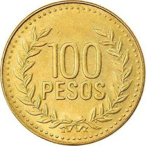 Algunas monedas de cien pesos presentan un error de alineación que la hacen más costosa a los ojos de los coleccionistas.
Foto tomada de Pinterest