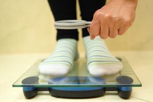 Observar cuidadosamente el cuerpo y reconocer los signos de un aumento de peso puede ayudar a evitar problemas de salud relacionados con la obesidad y el sobrepeso.