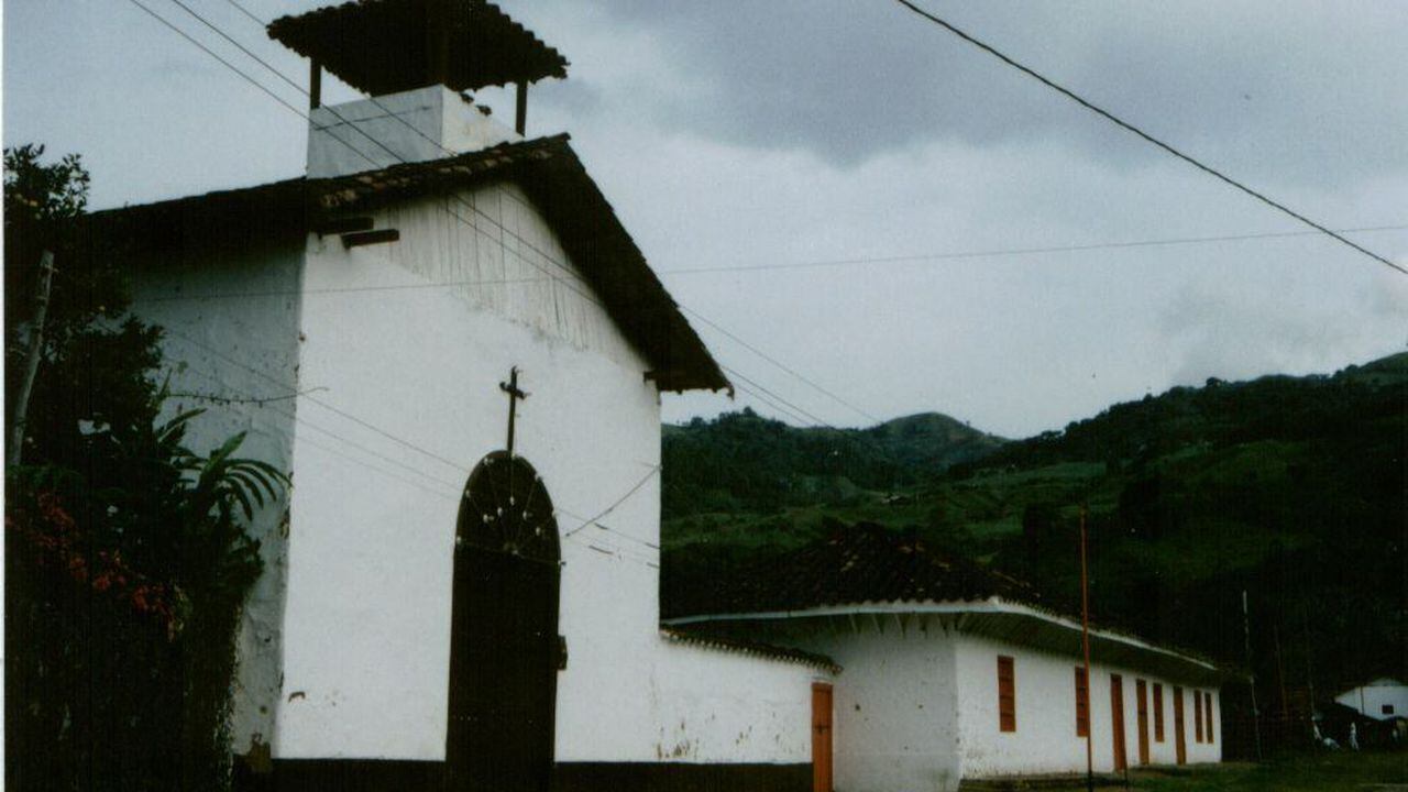 Así lucía la capilla de Santa Barbara, en Tiribití, Antioquia.