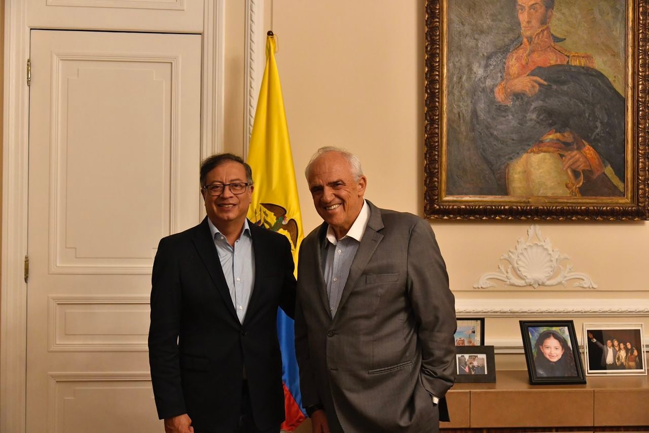 El presidente Gustavo Petro y el expresidente Ernesto Samper.