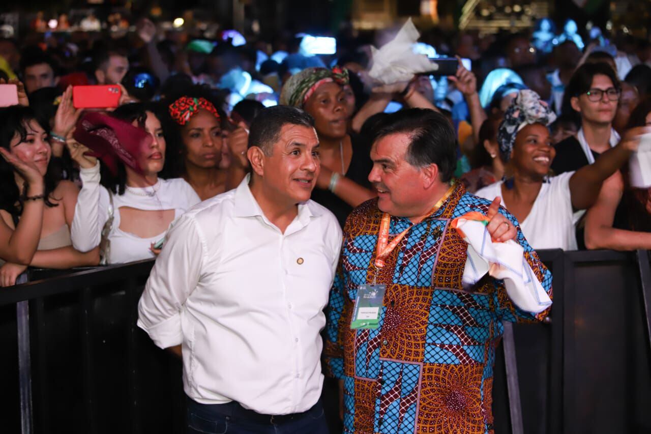 El Embajador de Estados Unidos en Colombia, Francisco Palmieri disfrutó del festival Petrónio Álvarez en su tercera noche de celebración en la ciudad de Cali.