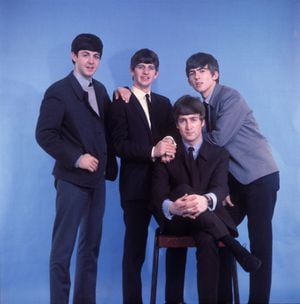 En 1974, John Lennon se reunió con Paul McCartney y Ringo Star, en medio de grabaciones de su nueva música en solitario. Al final de ese encuentro, pensaron en volver hacer música tras casi cuatro años de separación. Unos meses más tarde, Lennon se reconcilió con Yoko Ono y ella frenó esa iniciativa, no quería que John tuviera algo que ver con The Beatles.
