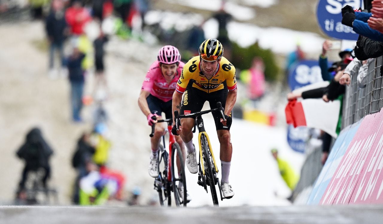 Primoz Roglic y Geraint Thomas lucharán en la etapa 20 por el Giro de Italia 2023.