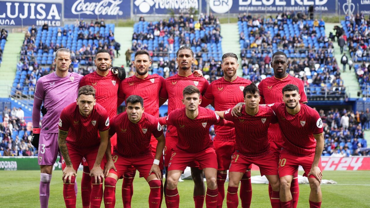 Equipo titular del Sevilla FC en la Liga de España 2023-2024.