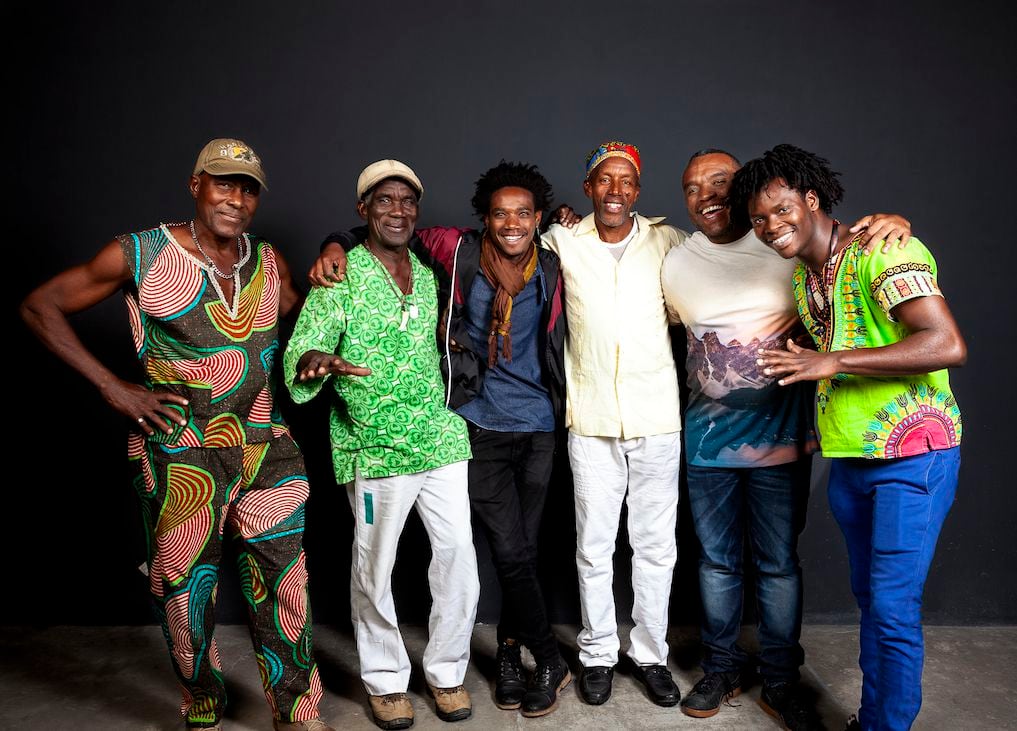La agrupación musical fusiona músicas ancestrales de Palenque con sonidos africanos como el soukous, el highlife o el mbqanga.