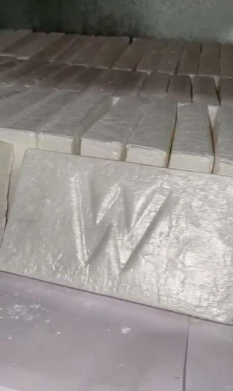 Estas son las panelas de cocaína, que según la Policía, la red de alias el Agrónomo estaba negociando con emisarios del cartel de Sinaloa.