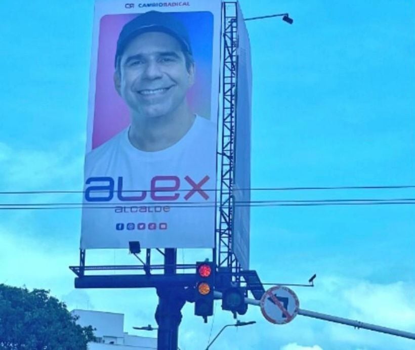 Valla publicitaria de Alex Char en Barranquilla.
