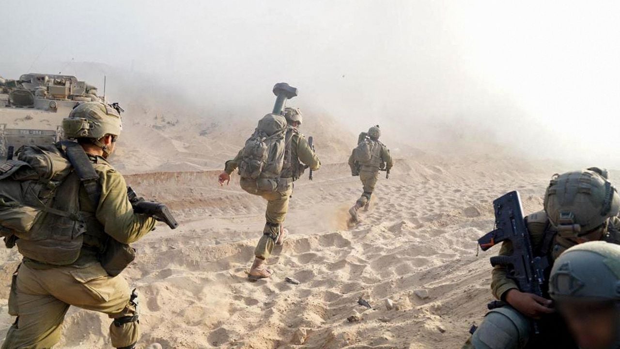 Ejército israelí durante operaciones en el norte de Gaza.