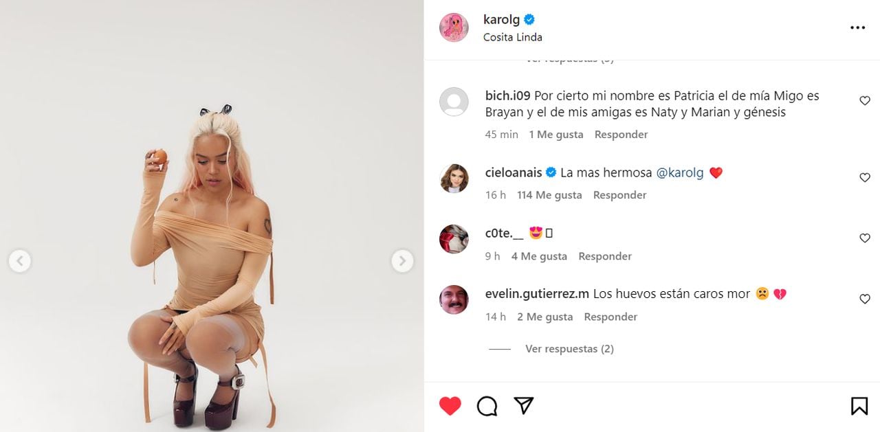 Karol G recibió miles de comentarios de sus seguidores tras publicar fotos en su Instagram.