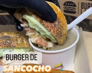 El video se ha hecho viral en redes sociales, donde muestran la famosa Hamburguesa de sancocho.