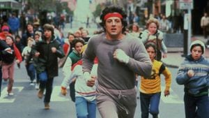 Rocky empezó con la película de 1976 escrita y protagonizada por Sylvester Stallone y dirigida por John G. Avildsen.